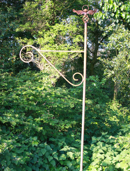 0b8e50ae7e1b94193a9b798859caf3f6 Blumenampel -Laternen-Stab