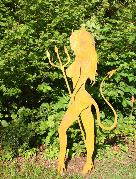 adf70982f47d906492963792e44e2817 Gartendekoration Teufelin Luci groß